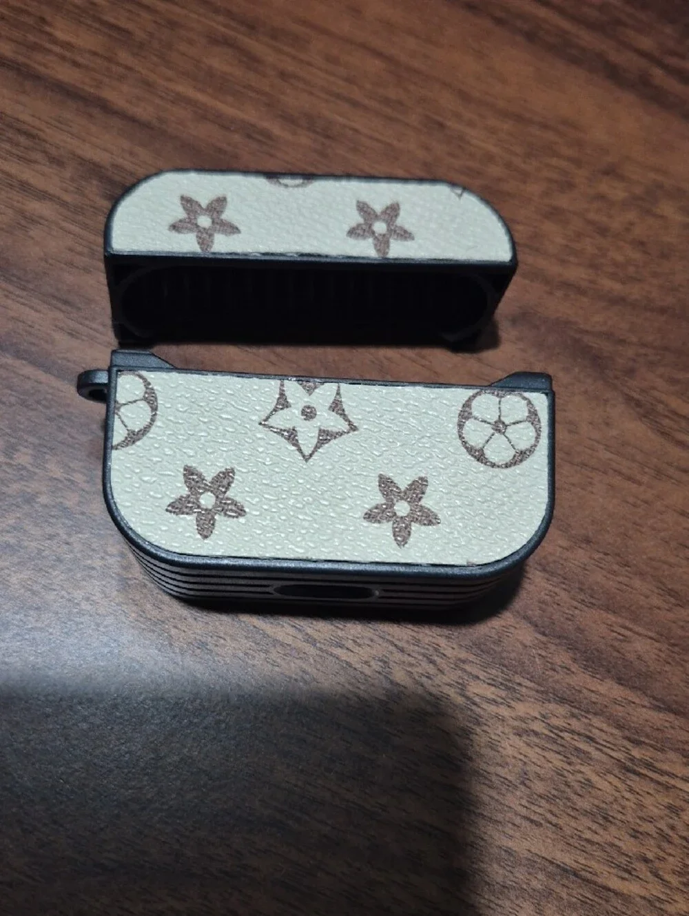 Designer-Style Cream Floral Trunk AirPods Case - Luxury Look